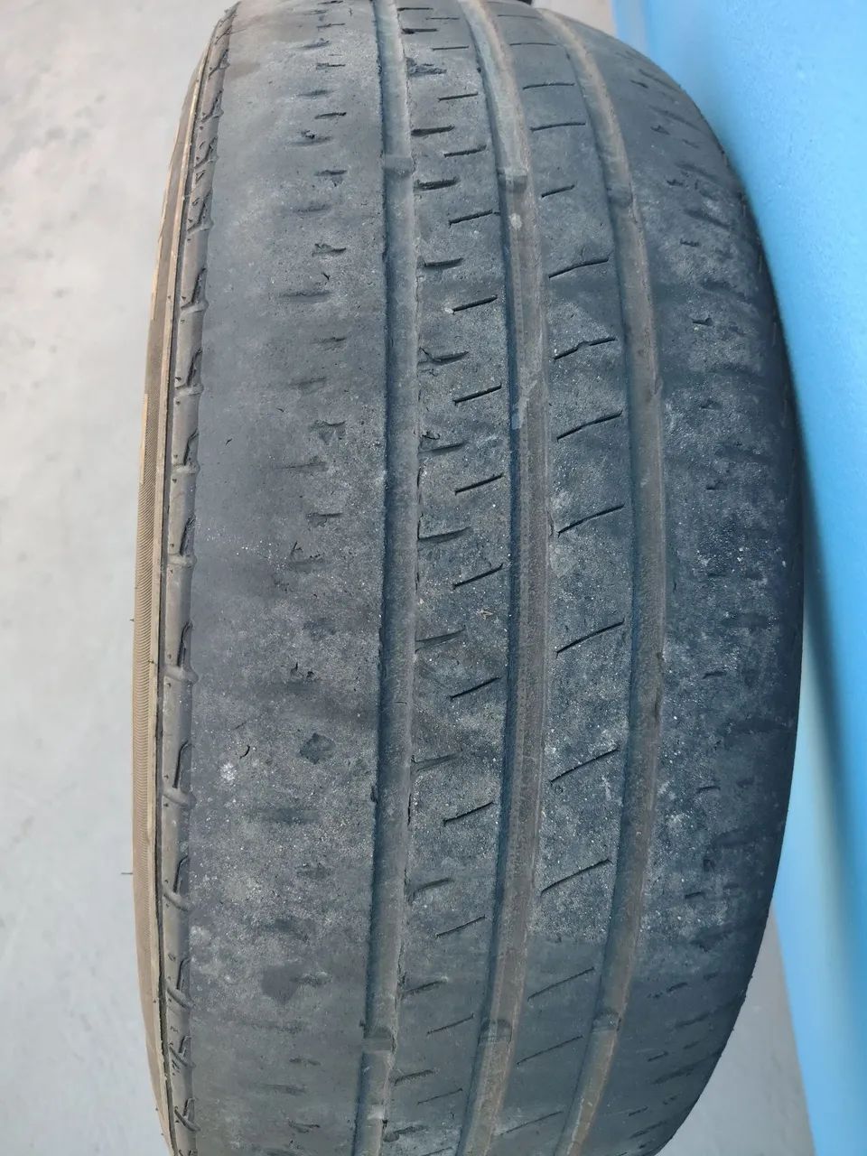 pneus 185/60 R15  para carro  - Foto 3