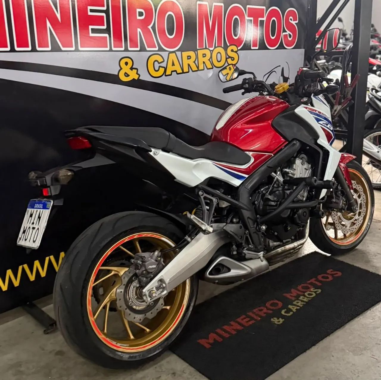 CB 650F - Foto 3