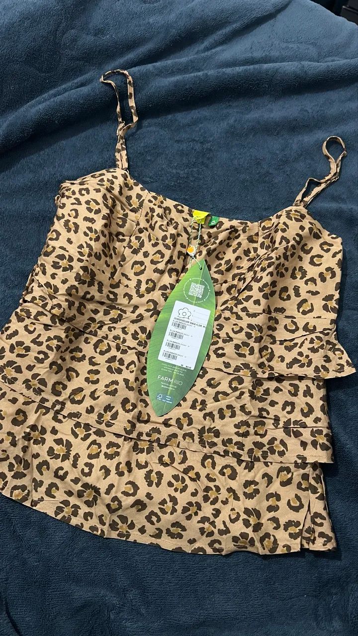 blusa FARM nunca usada