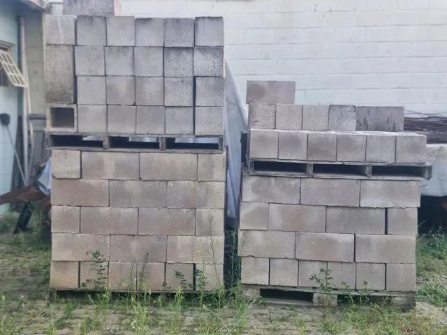 Blocos de concreto - SEM USO