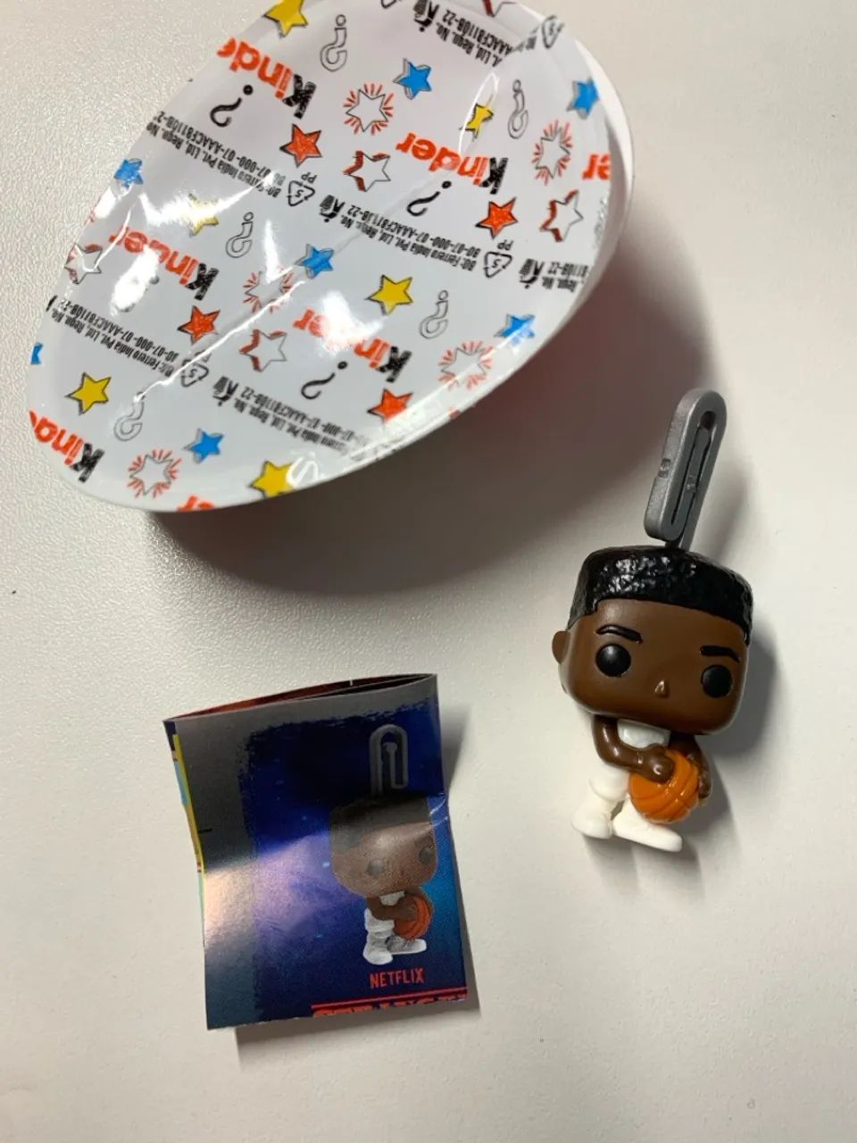 Lucas Stranger Things kinder joy 