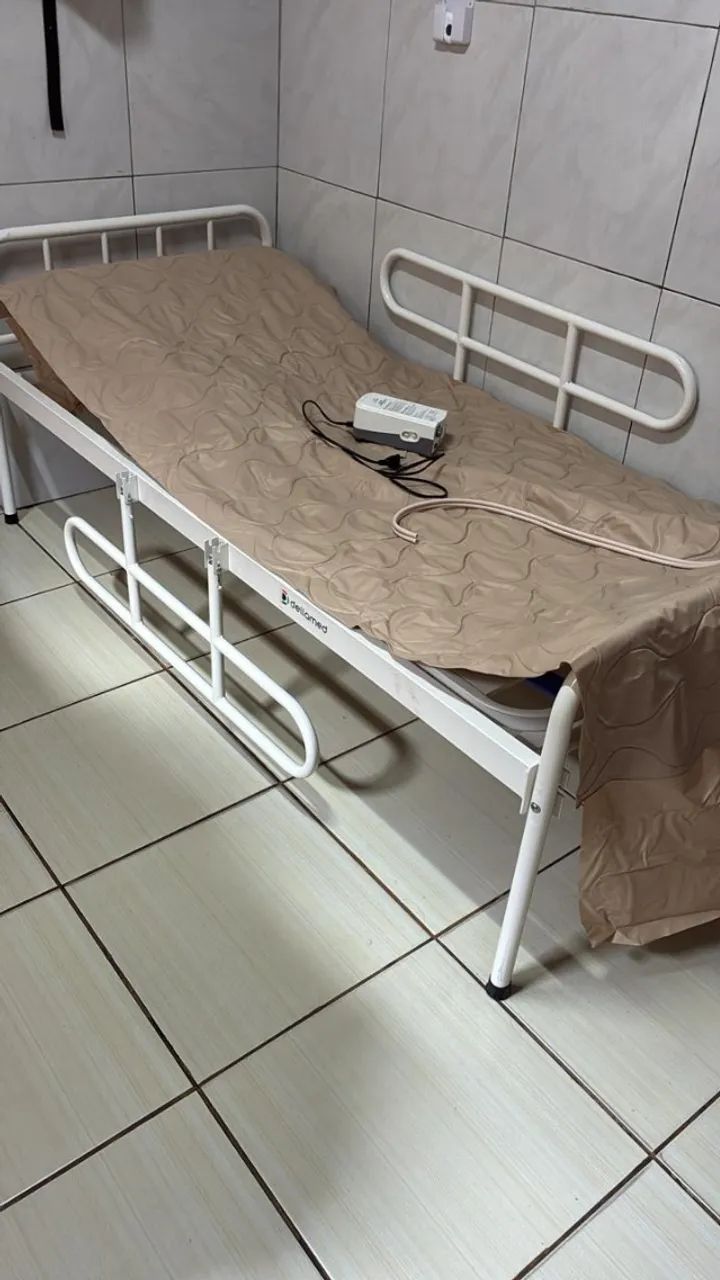 Cama Dellamed DX2 Movimentos com Colchão - Pouquíssimo Uso - Completa