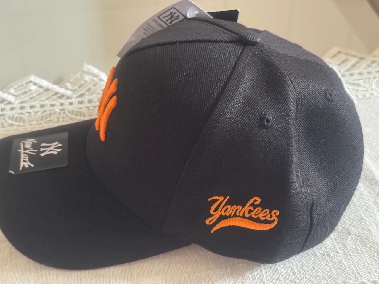 Boné preto com laranja - Foto 2