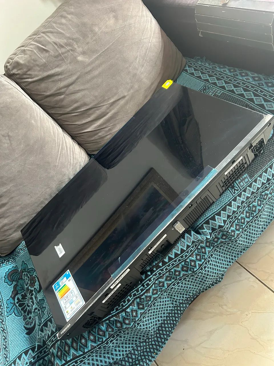 Vende-se Tv 32 polegadas novinha 