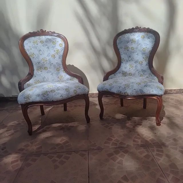 Poltronas Vitorianas Almofadadas - Foto 3