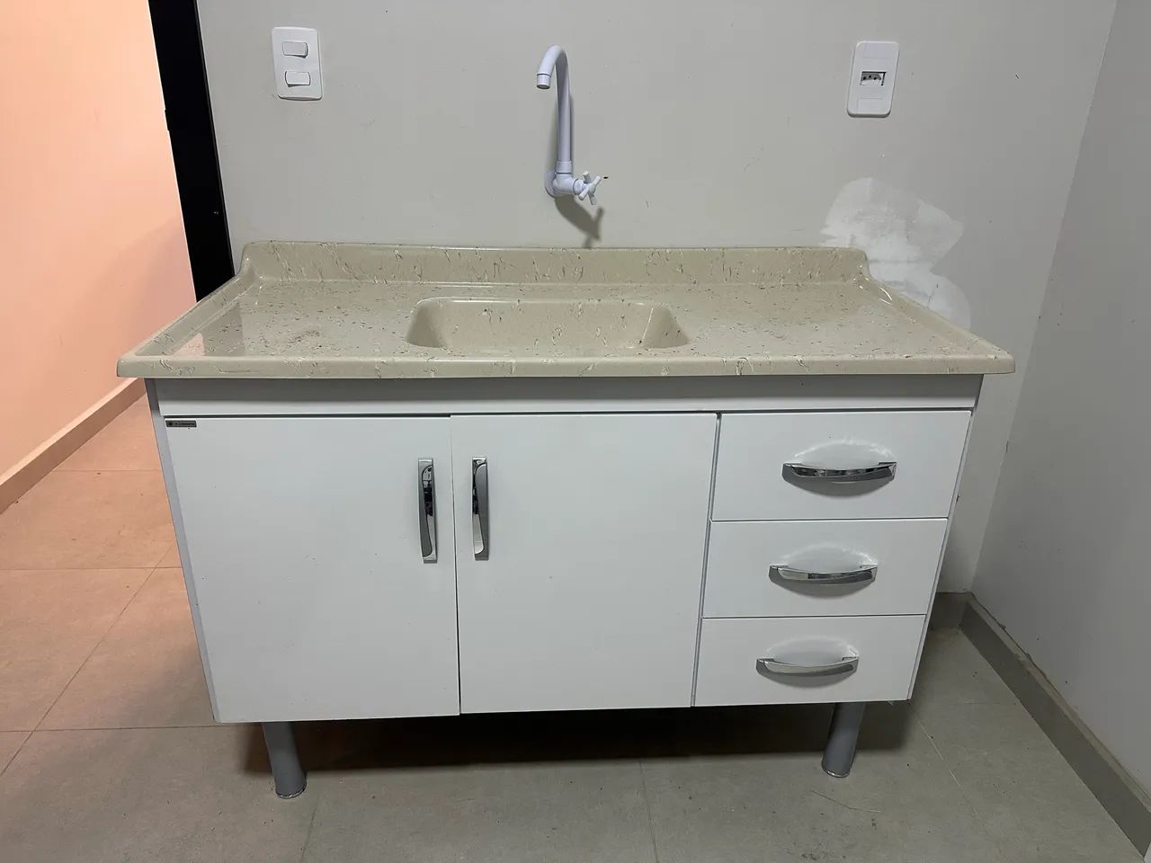 balcão de cozinha com marmorite