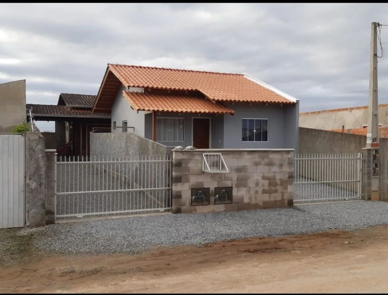 Alugo casa em  Araquari  - Foto 3