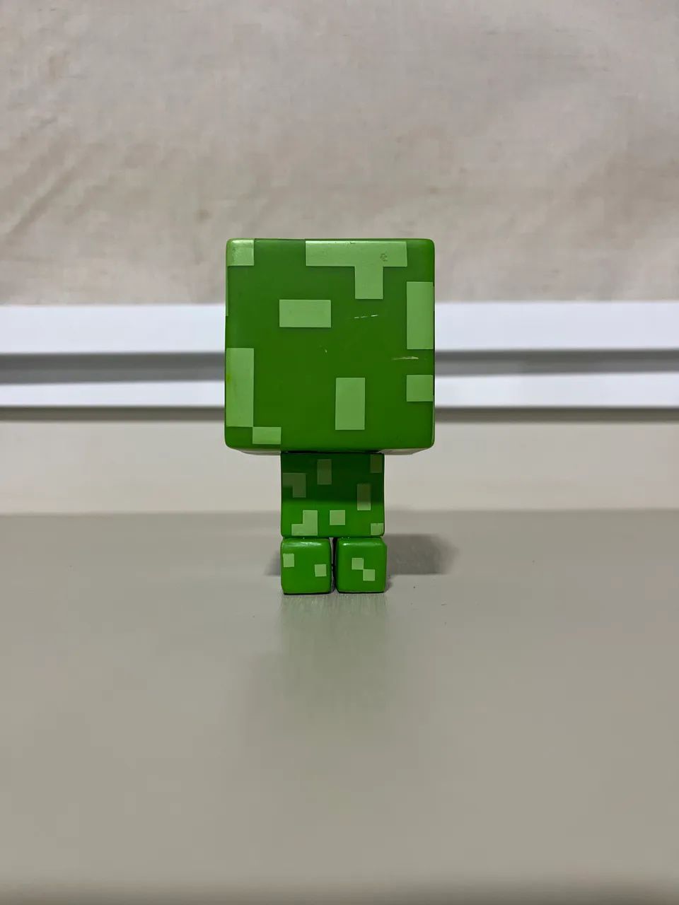 brinquedo minecraft creeper,mexe a cabeça,tronco e as pernas  - Foto 3