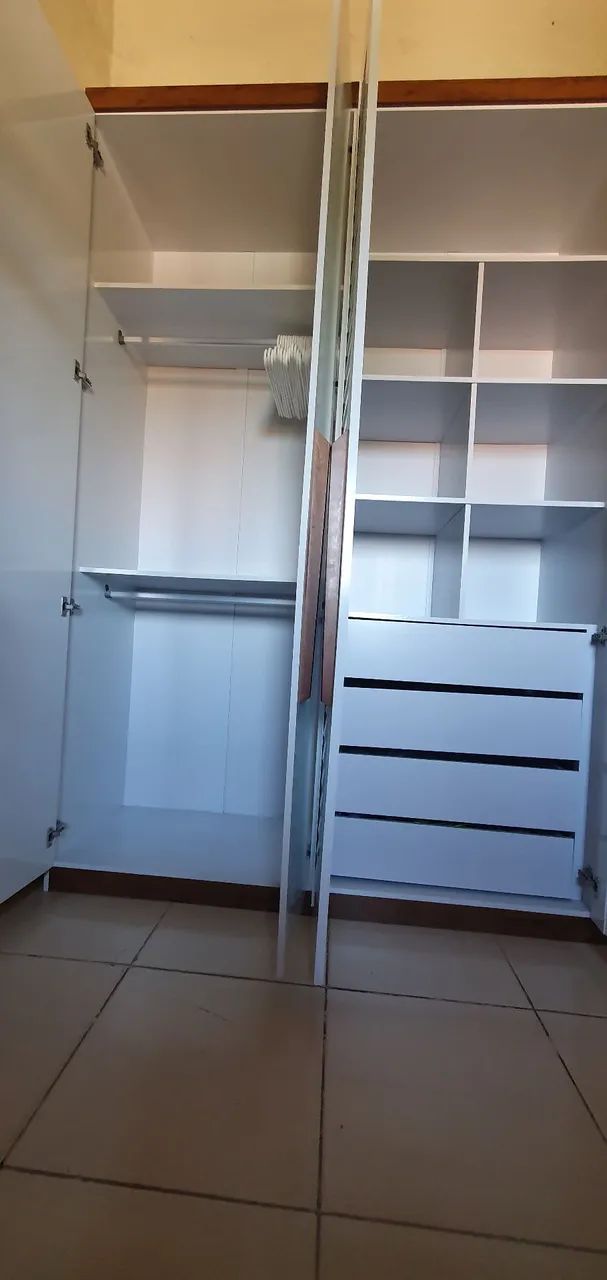 Guarda roupa 6 portas  - Foto 4