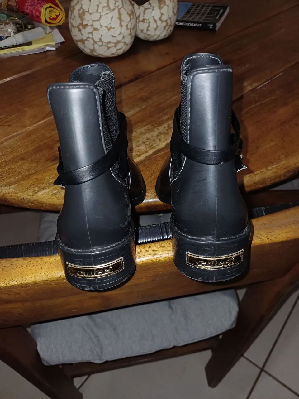 Bota preta de cano curto - Foto 4