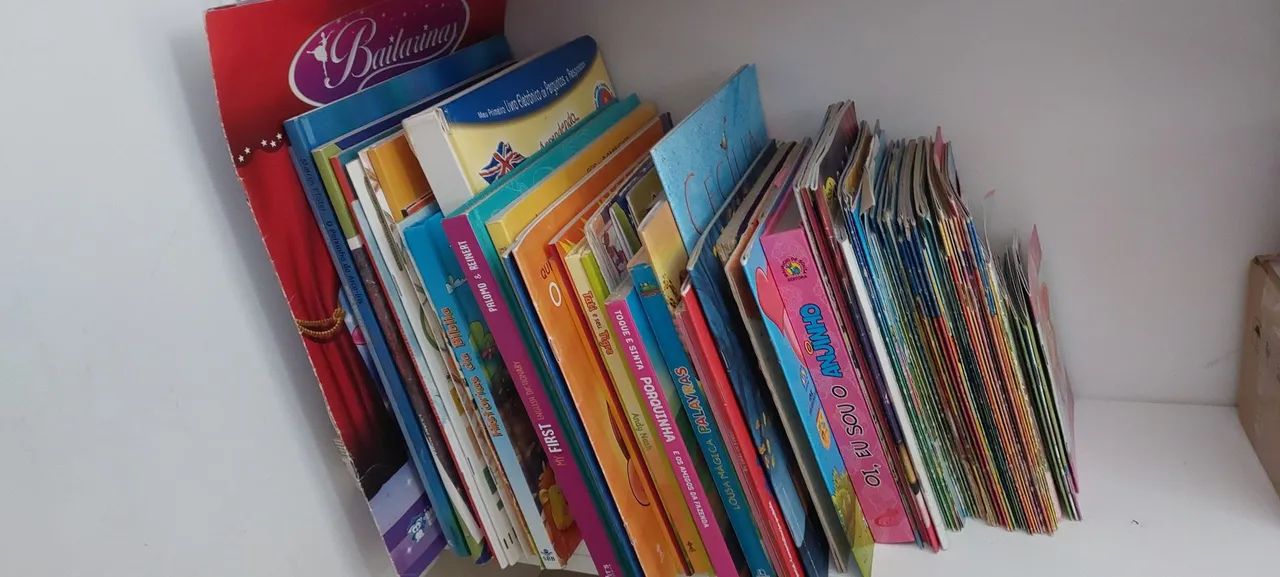 Lote de mais de 30 livros infantis 
