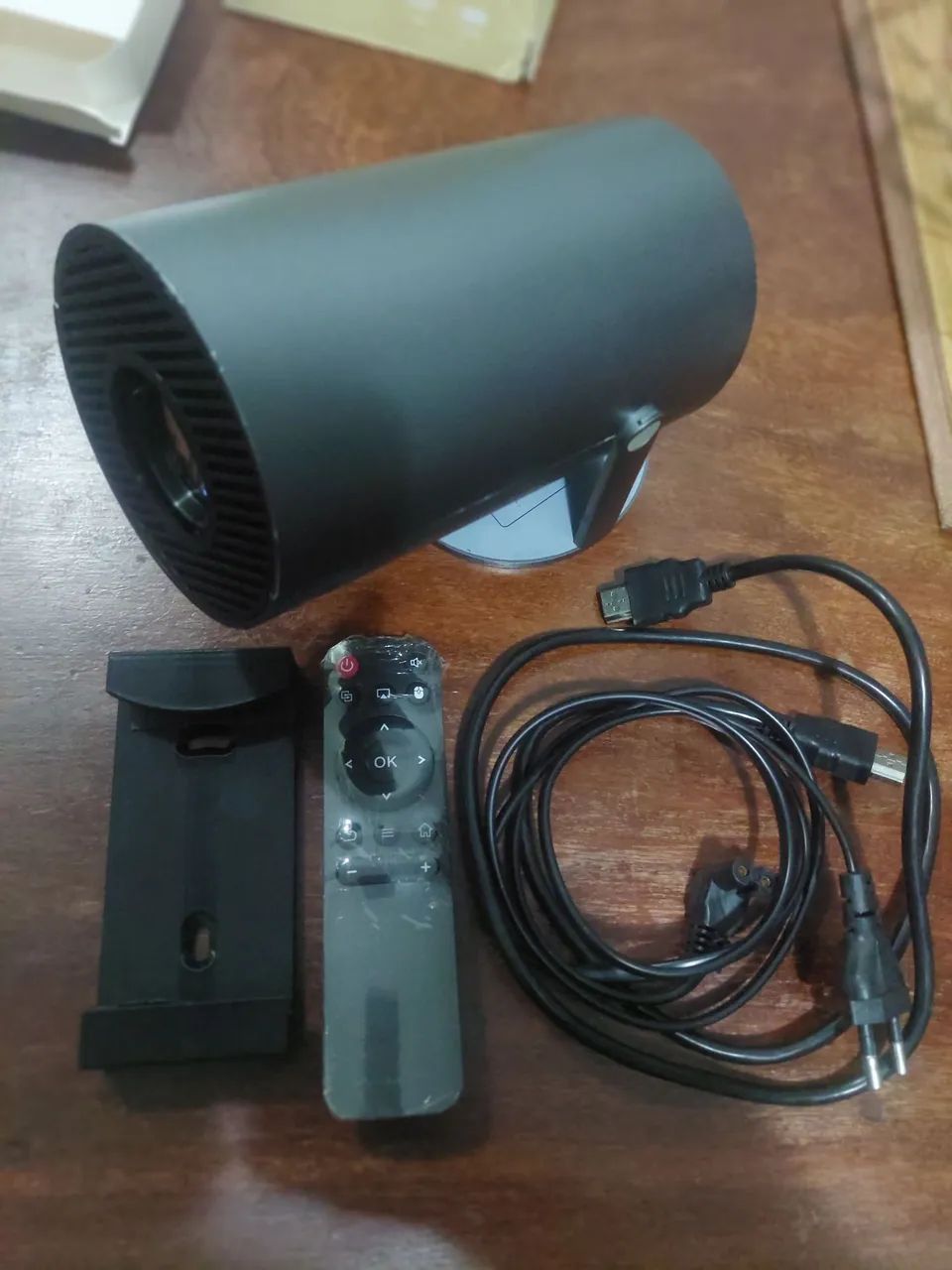 Projetor 4k e câmera wi fi