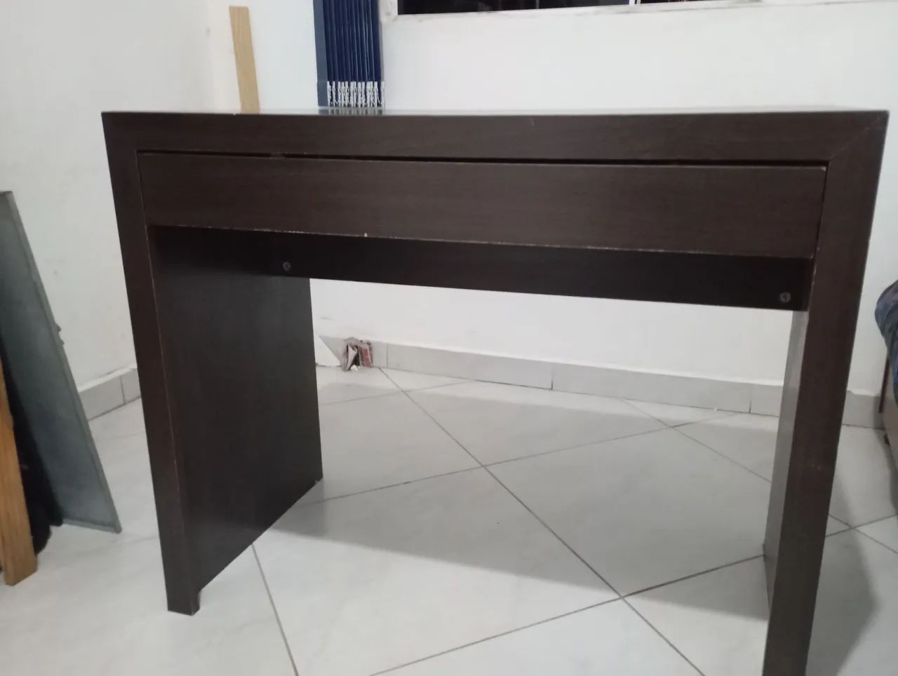 Escrivaninha com gaveta - Foto 3