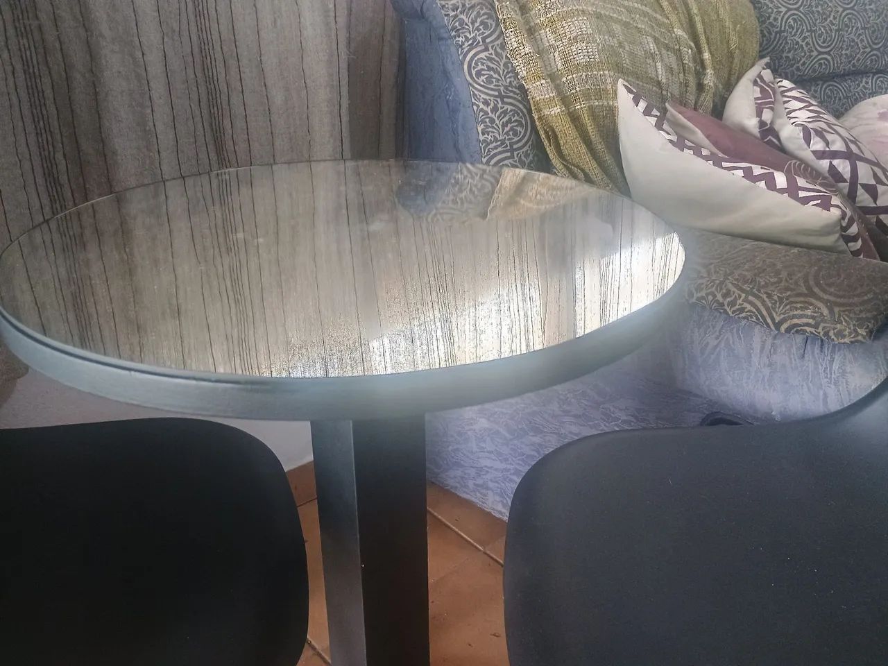 Mesa e cadeiras  - Foto 3