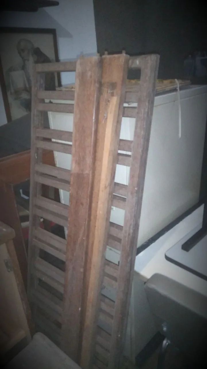Berço em sucupira 