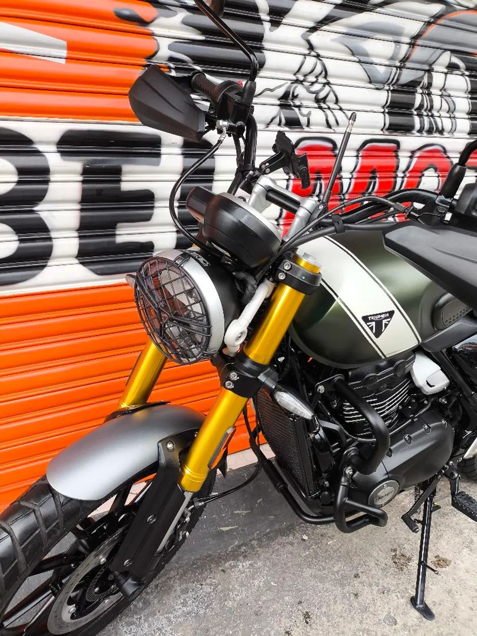 TRIUMPH SCRAMBLER 400X 2025 ABS COM 13 MIL KM  - Foto 10