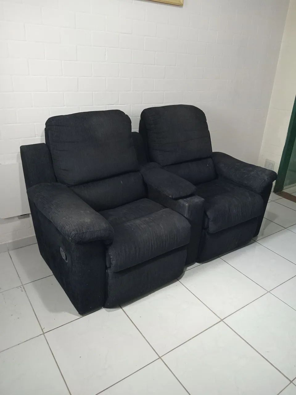 Comfortable reclining sofa that converts into a bed471886740912220164