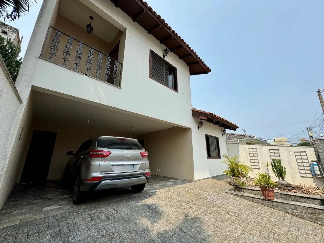 Casa com 04 dormitórios no Balneário Estreito.
