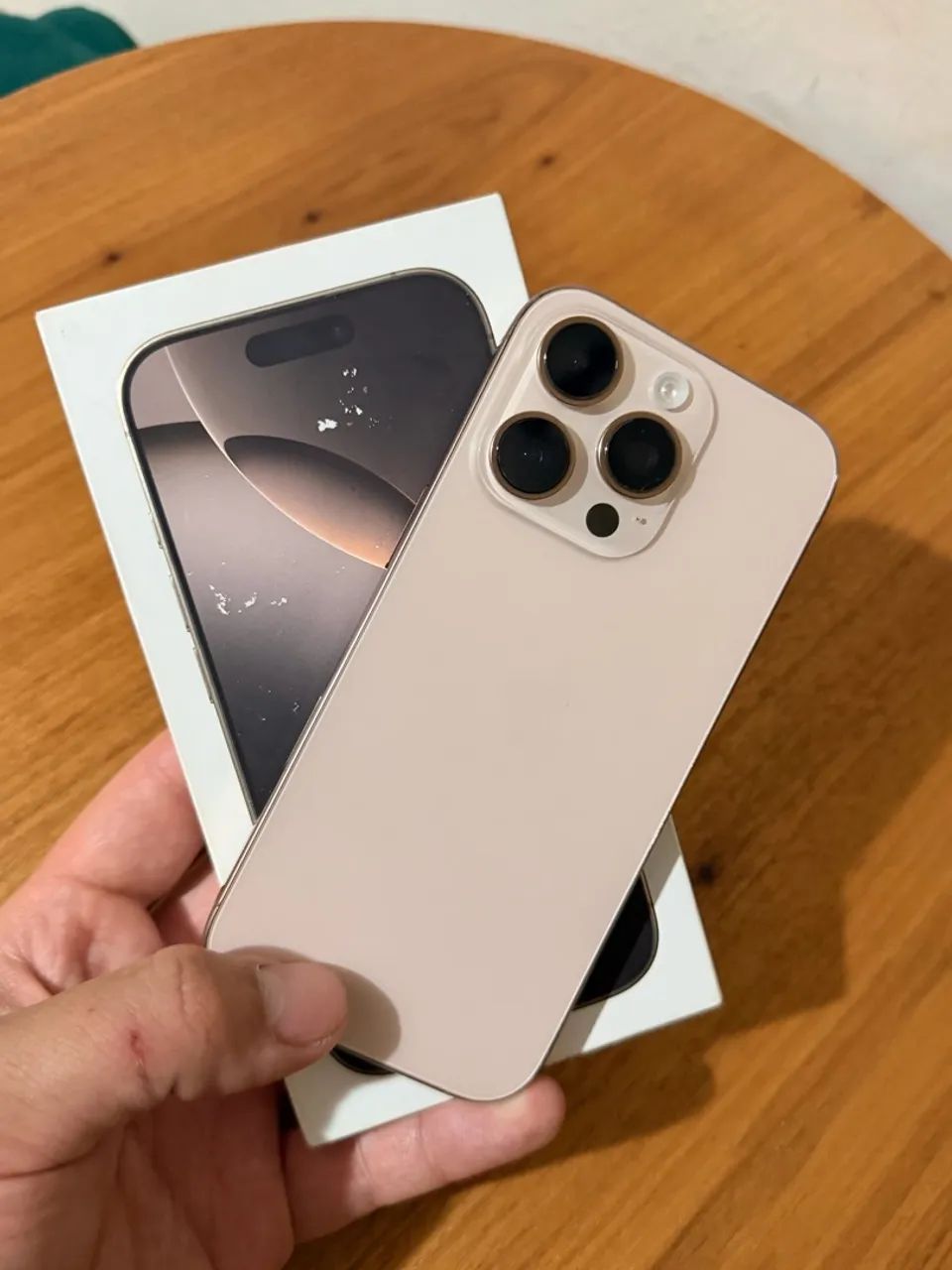 iPhone 16 Pro Dourado - Parcelamento em até 18x