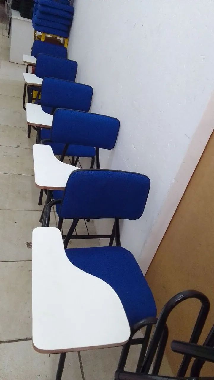 Cadeiras universitárias com prancheta - Foto 4