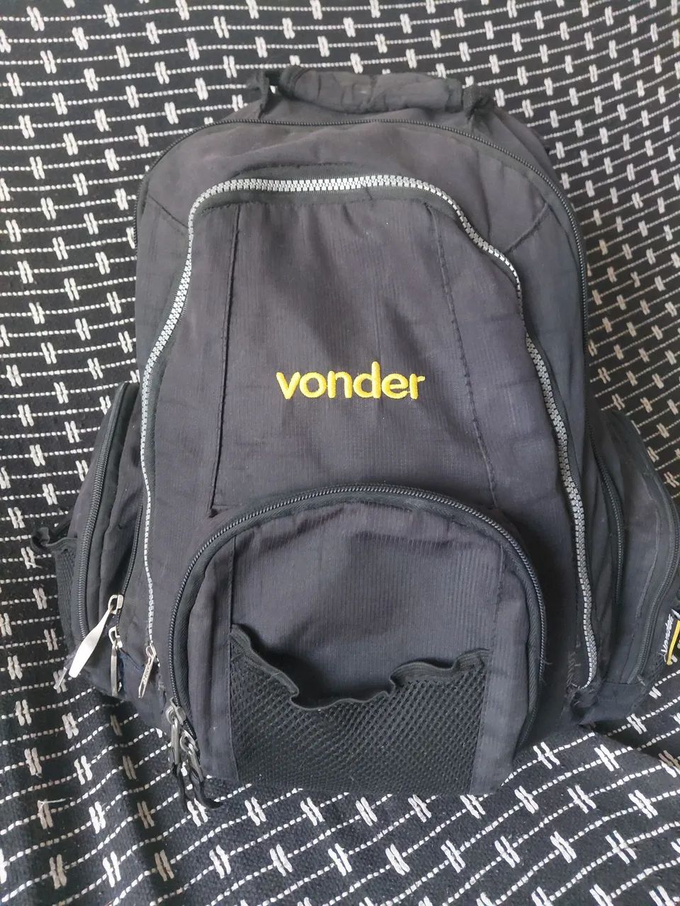 Mochila de ferramenta marca Vonder resistente. 
