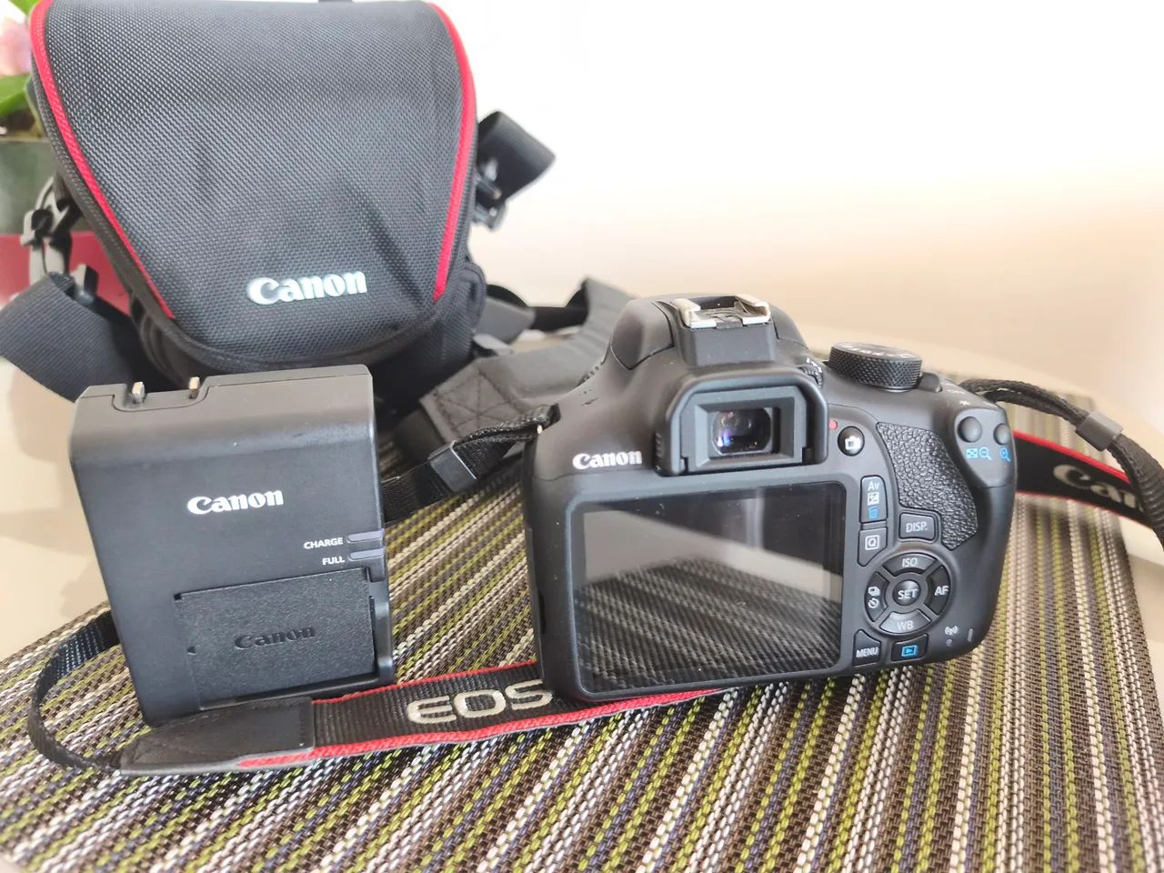 Canon EOS Rebel T6  - Foto 2