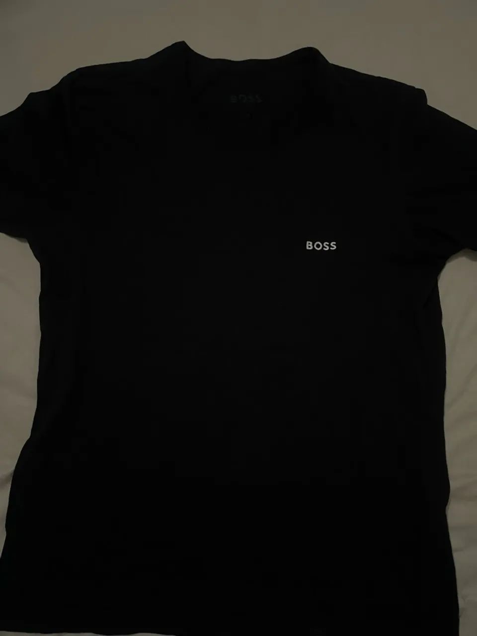 Camisa Hugo Boss básica  - Foto 2