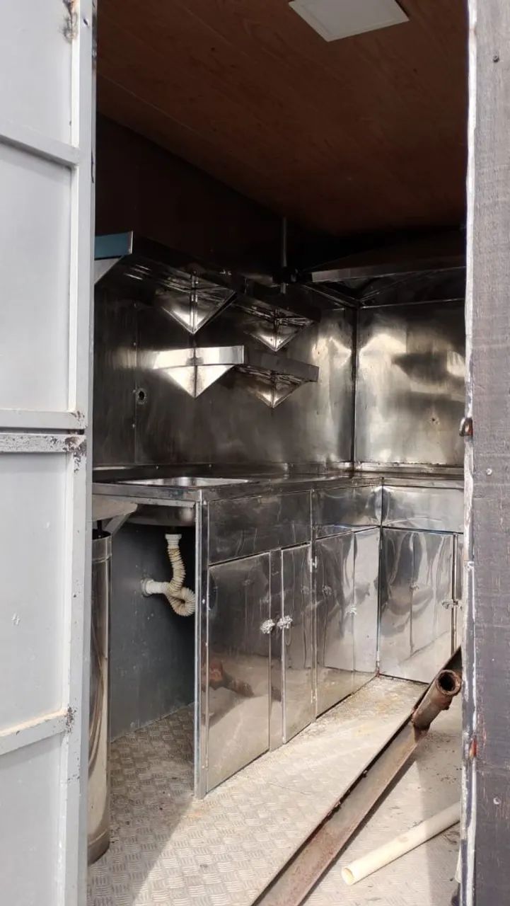 Vendo trailer grande e todo montado de inox por dentro  - Foto 5