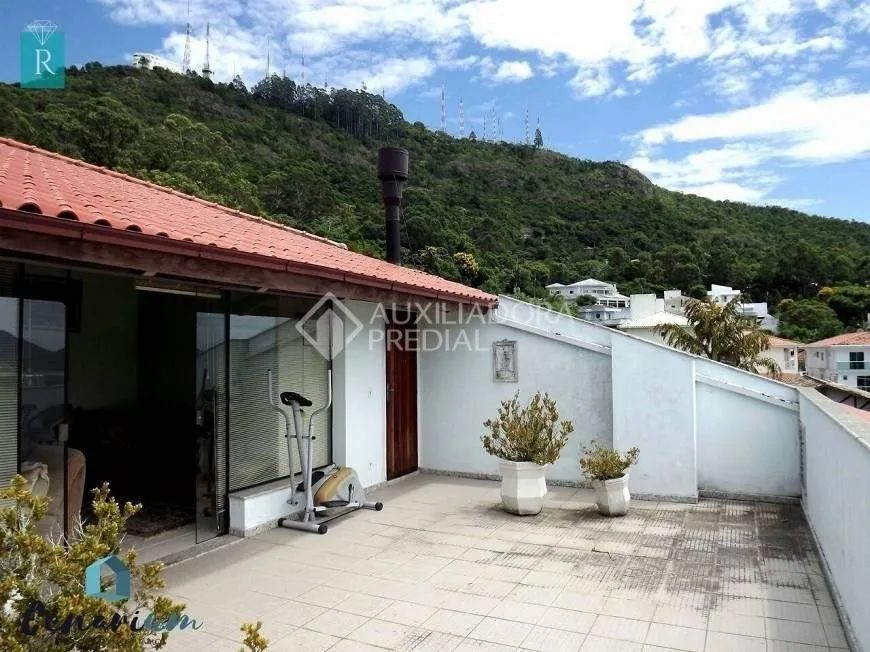 Casa no bairro Trindade com seis quartos sendo uma suíte, - Foto 2