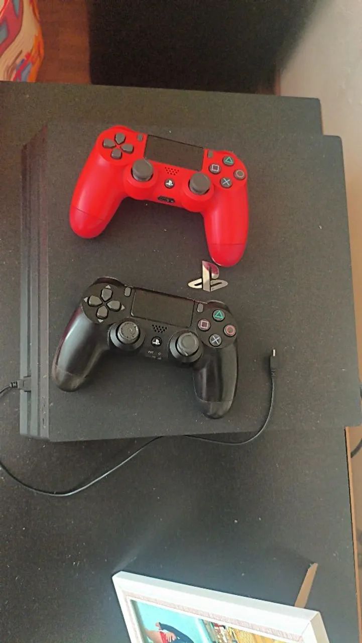 Vendo PS4 pro 1T  - Foto 2