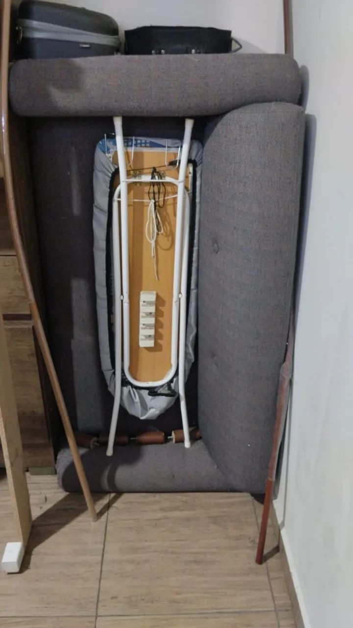 Doação de sofá, guarda roupa e cama de solteiro  - Foto 2