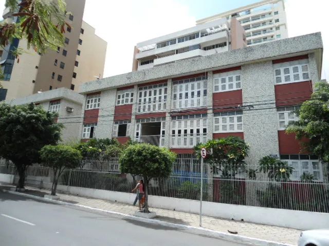 Excelente apto recém reformado com 100m², localização privilegiada a uma quadra da Av. Bei