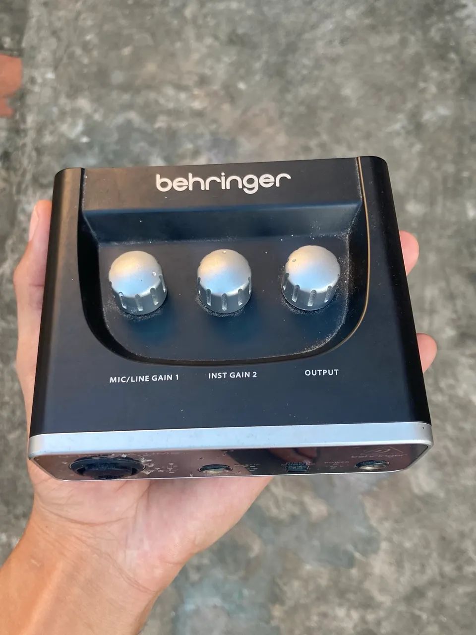 Interface de áudio Behringer U-PHORIA UM2 - Foto 2