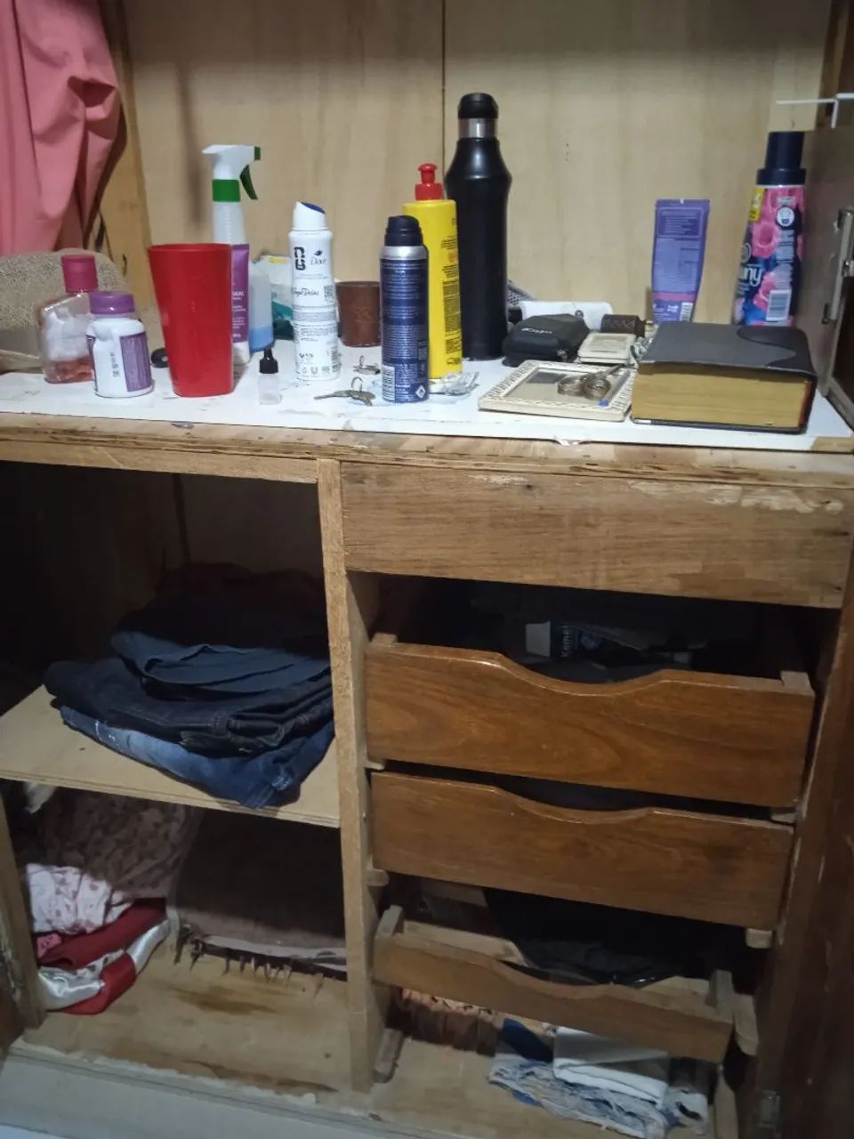 Quadra ropa 4 porta com baú em cima  - Foto 2