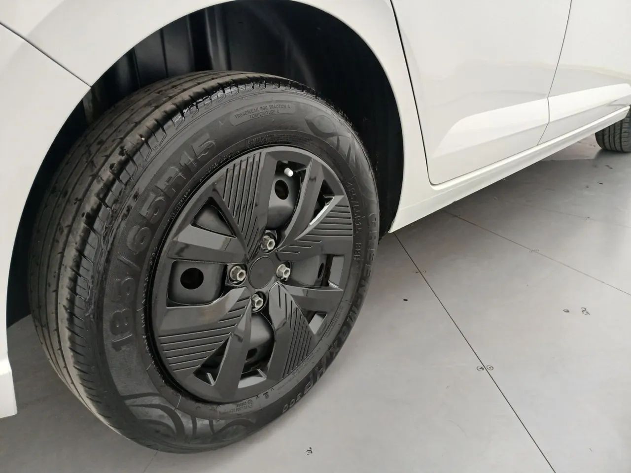 Volkswagen Polo Track 1.0 Flex 12V 5p, foto 14 de 18