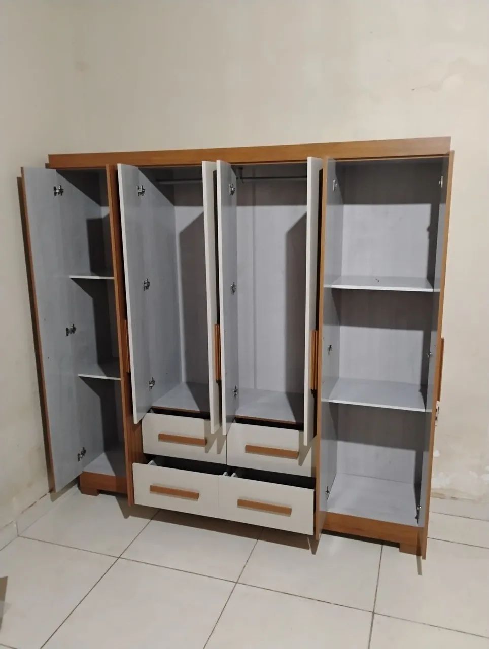 Guarda roupa casal 