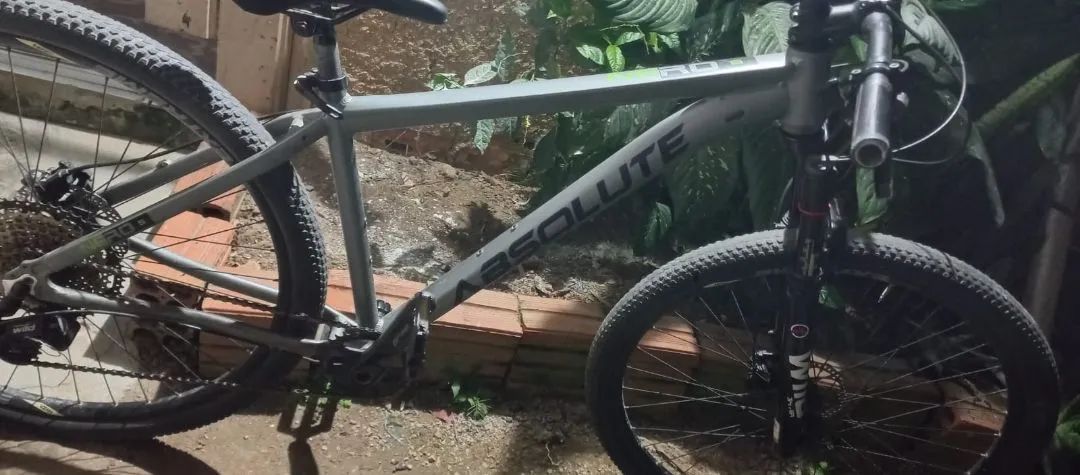 Vendo bicicleta Absolut Nero 5 aro 29  - Foto 4