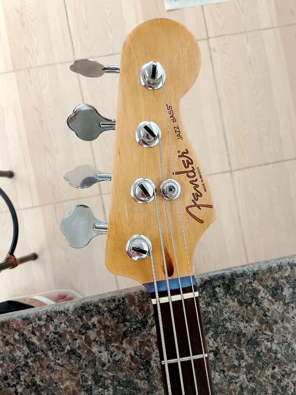 Baixo fender Squier - Foto 5