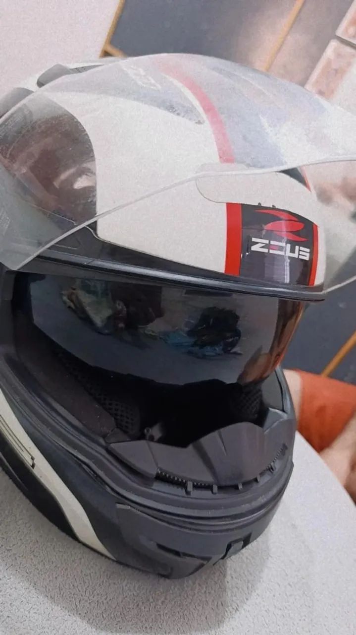 Capacete Zeuz Tamanho M
