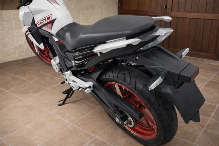 CB 250 UNICA DONA DESDE ZERO - Foto 3