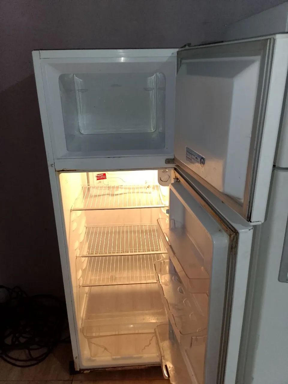 Vendo geladeira Electrolux - Foto 3