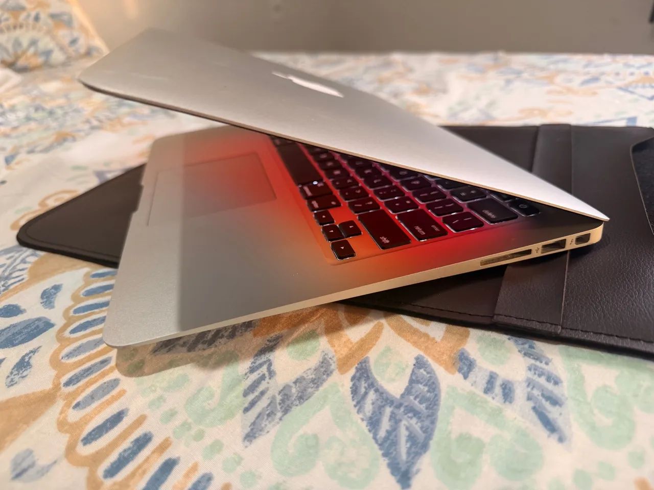 MacBook Air 13 + capa couro - Foto 4