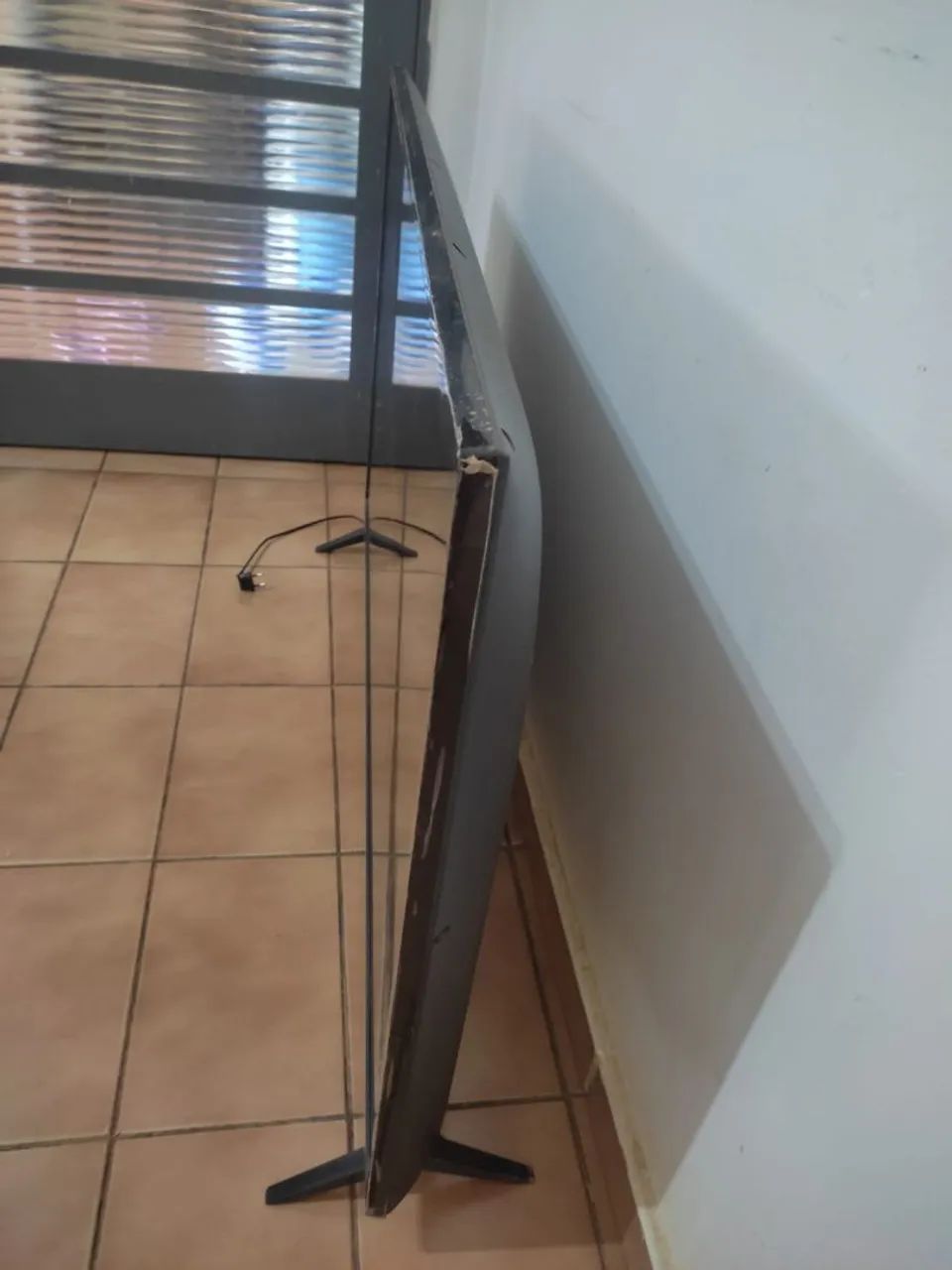 Tv Tela Quebrada