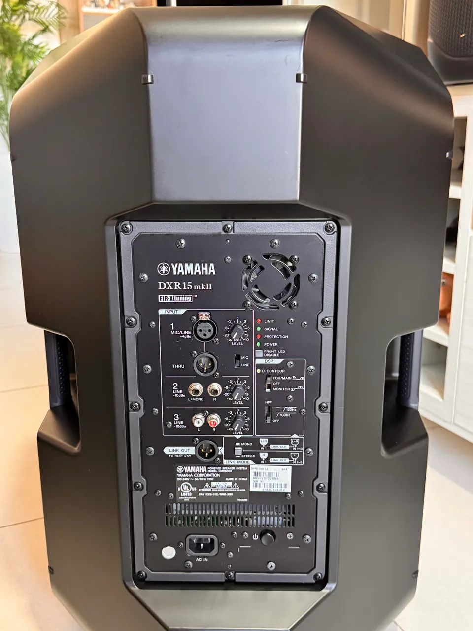 Caixa de Som Yamaha DXR15 mkii 
