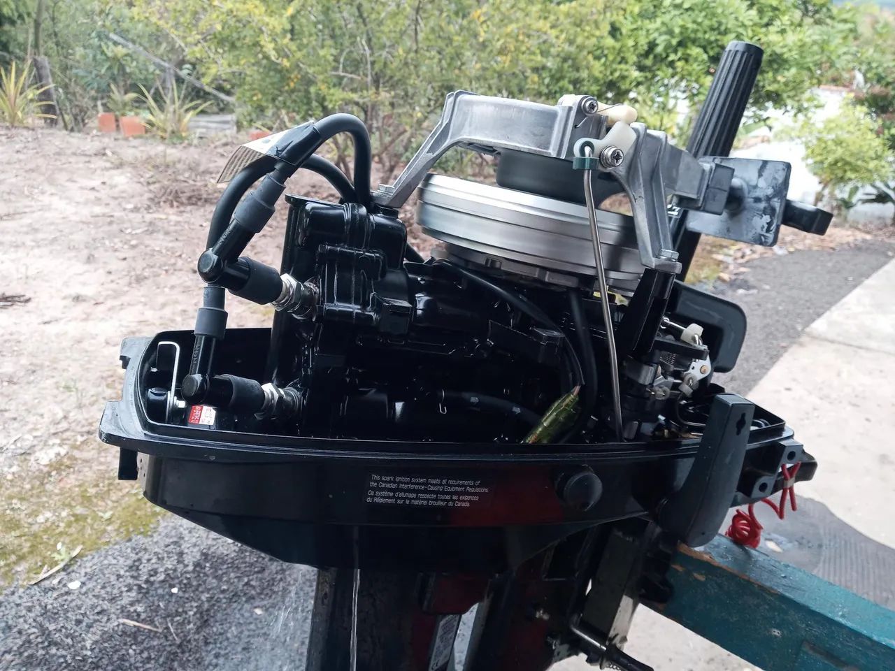 Vendo este motor MERCIRY 8 HP - Foto 3