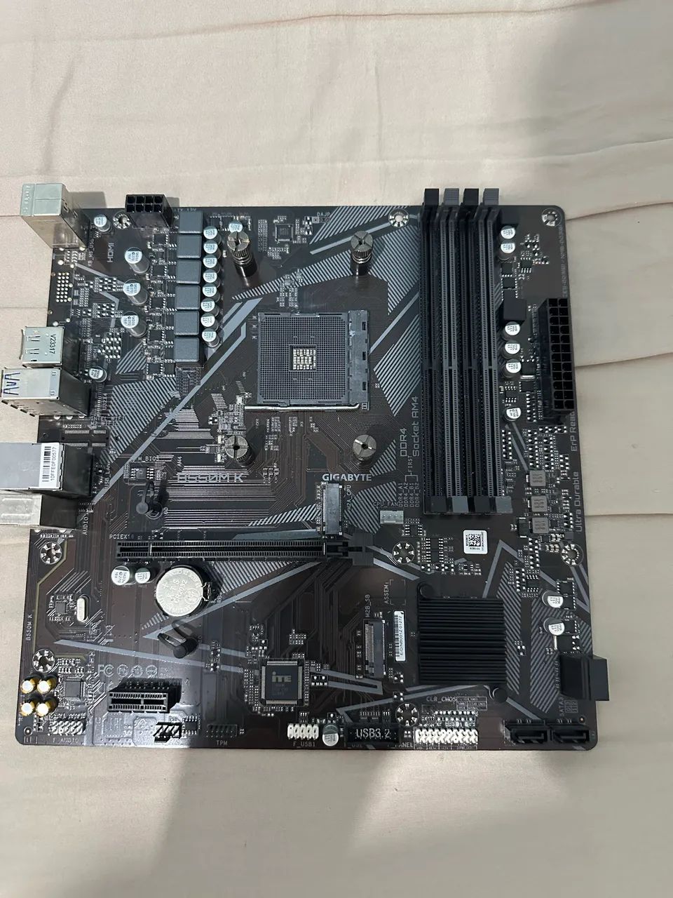 Placa mãe Gigabyte B550M K - Foto 2