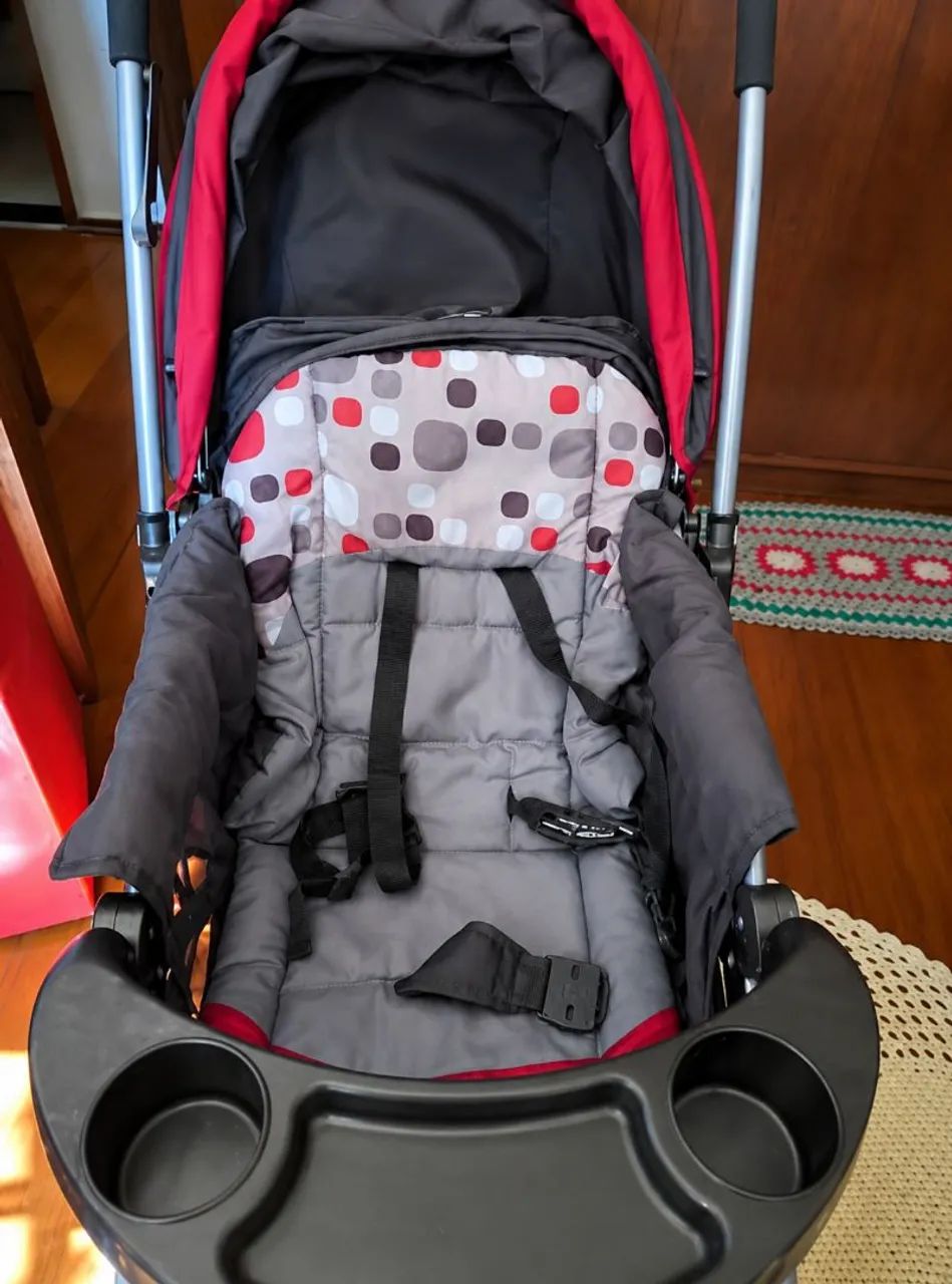 Carrinho e bebê conforto COSCO