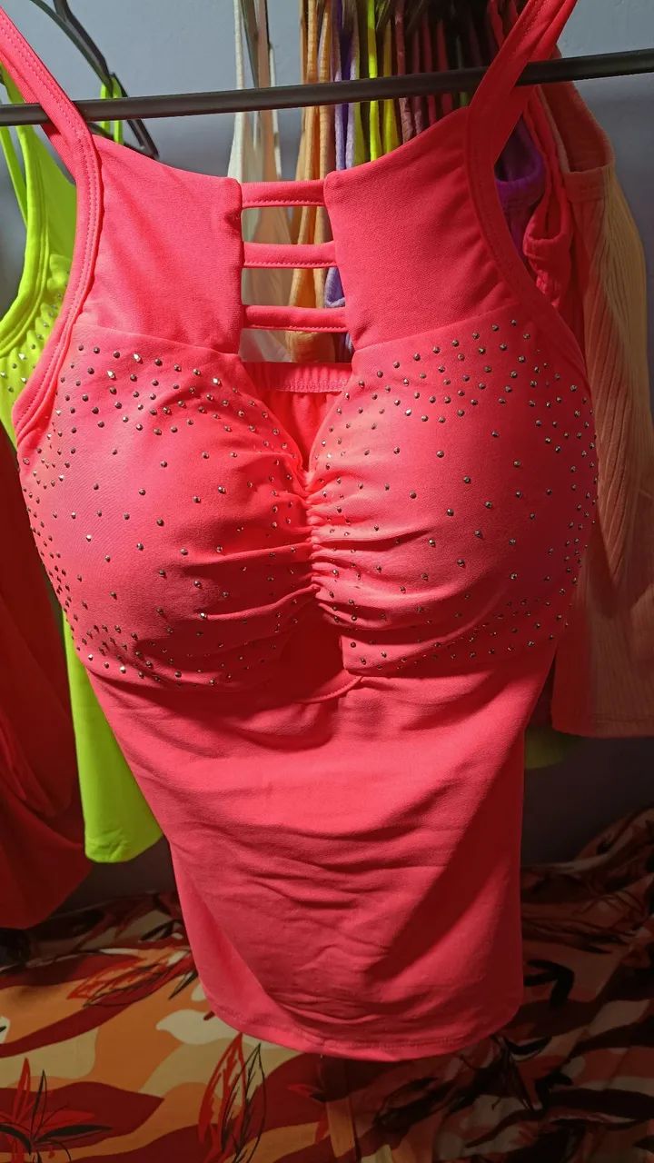 Lote 12 Blusinhas Caneladas e suplex NOVAS - Com Bojo e Strass - Foto 3