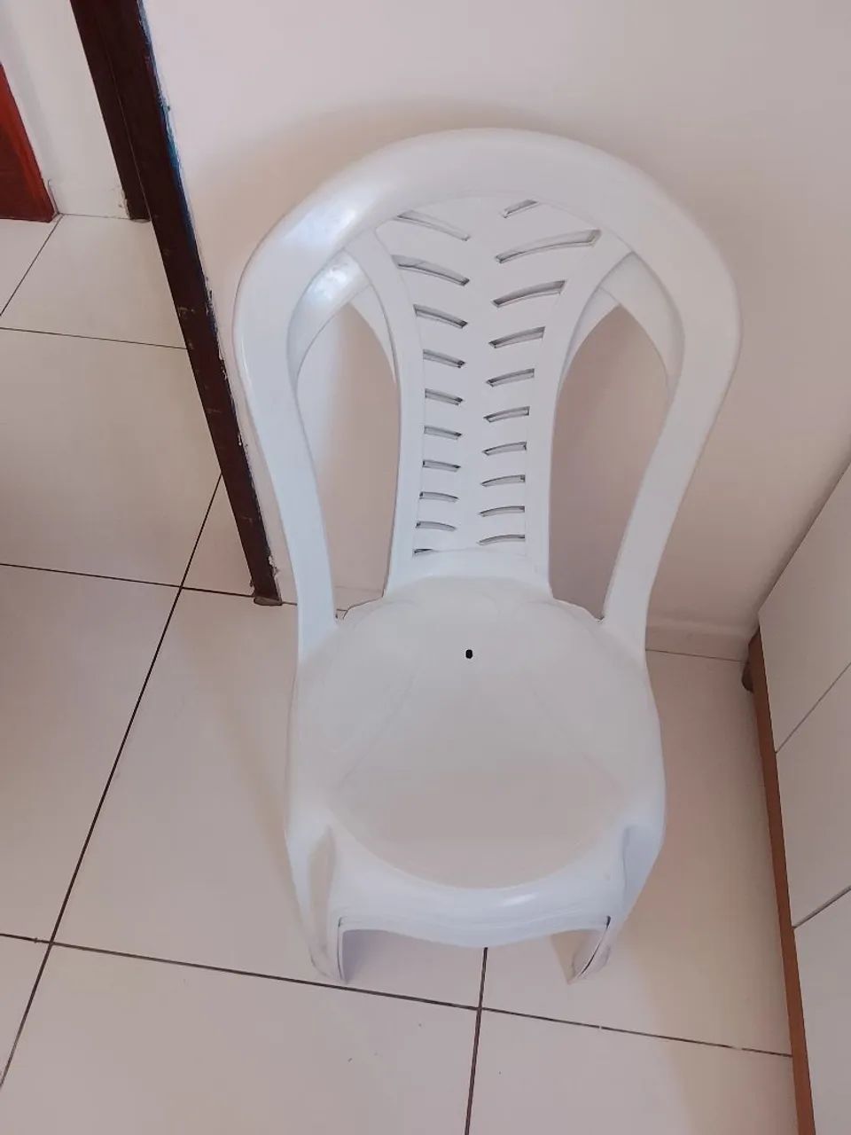 2 Cadeiras de plástico ( em ótimo estado)  - Foto 3