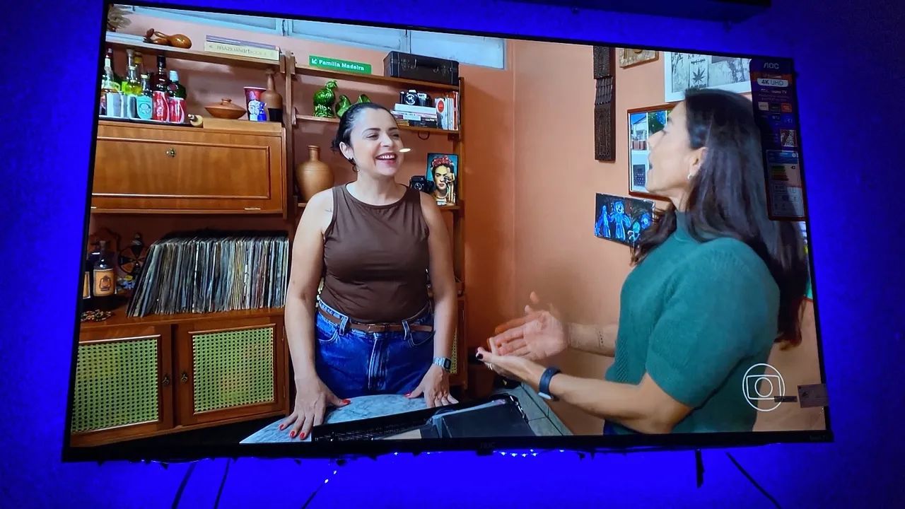 Tv Smart 50 polegadas na caixa 